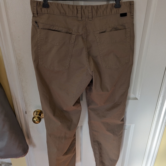 Men's North Face khakis, 33 waist - Picture 4 of 4